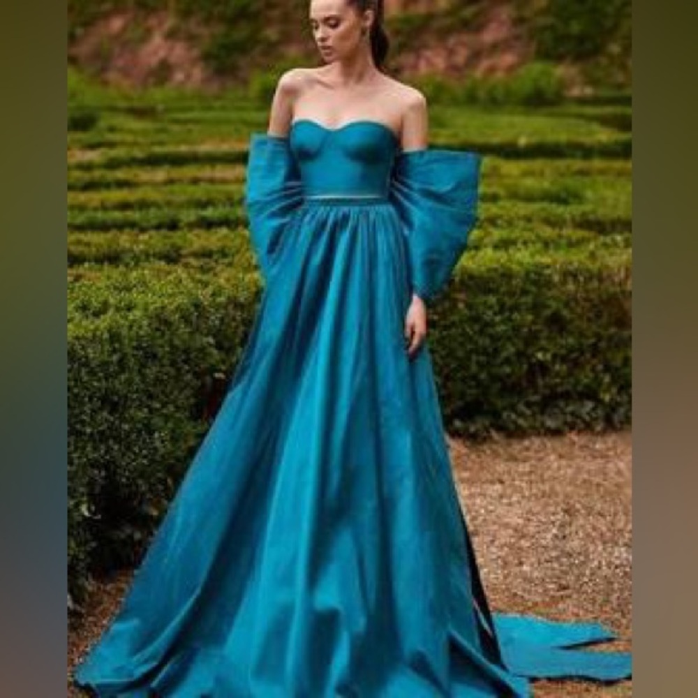 - 1 🌶️ MYSTERY WOMANS  DRESSES CLOTHING - COMES NEW WITH TAGS 5LB BOX